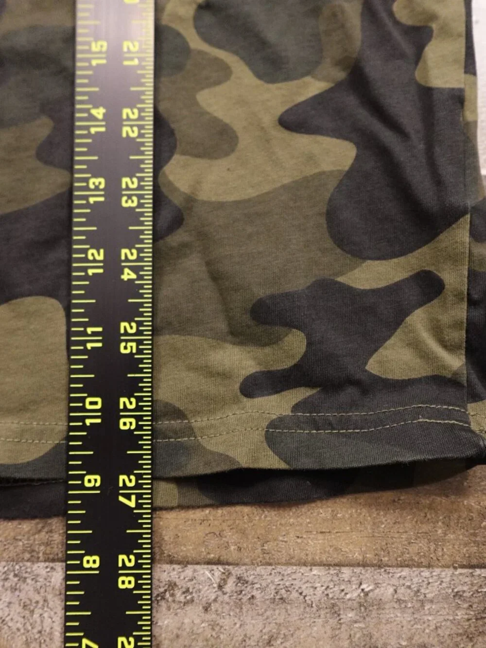 Guess Los Angeles Camo Logo T Shirt Men’s Large Green Military Streetwear - Picture 5 of 6